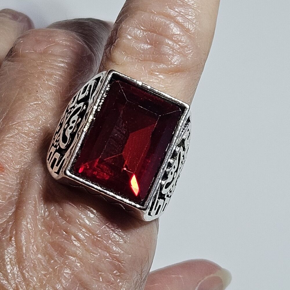 Silver Tone Red Rectangular Faceted Rhinestone Ring Size 11.5 - Picture 7 of 13